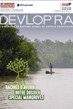Couverture du journal Devlop'RA n°2 - Racines d'avenir, notre dossier spécial Mangroves